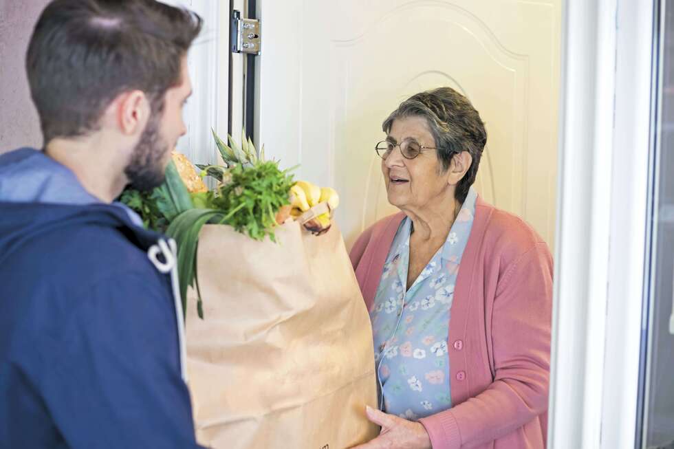 livraison-domicile-personne-agee